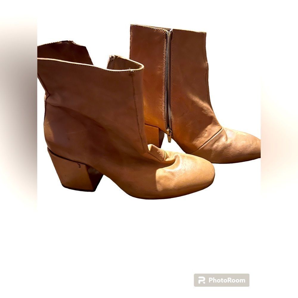 Boutique Short Upper Leather Boots size 39